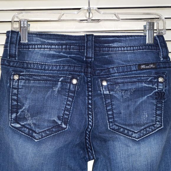 Miss Me Signature Capri Size 27 Floral Embroidered Frayed Hem Distressed Capris - Picture 7 of 13